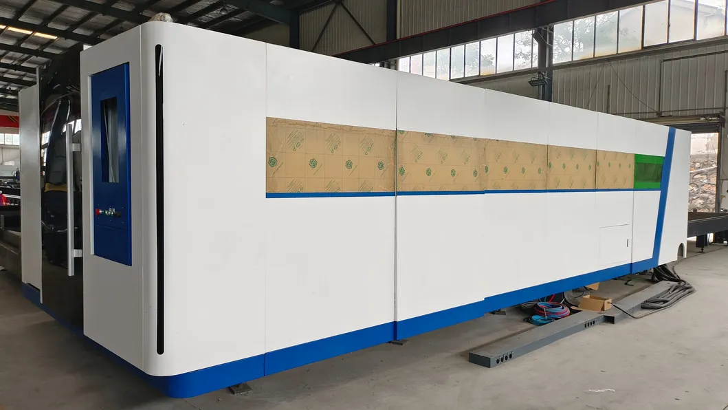 Máquina láser de corte de metal con cubierta protectora cerrada y velocidad de corte de 0 a 40 m/min 0