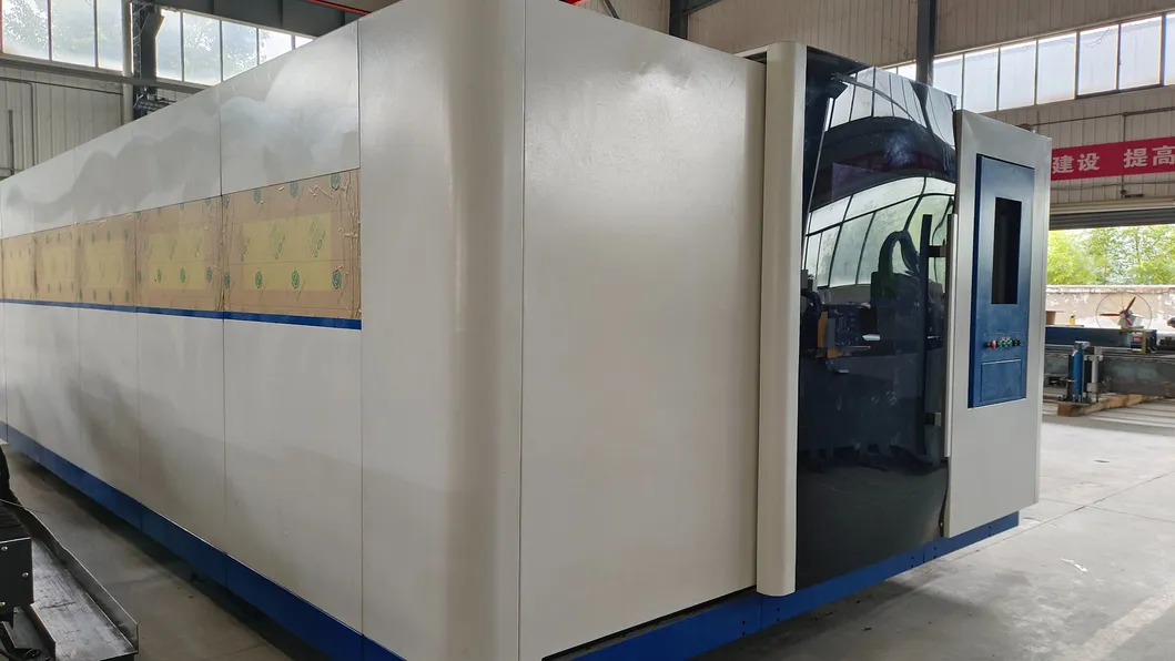 Máquina láser de corte de metal con cubierta protectora cerrada y velocidad de corte de 0 a 40 m/min 4